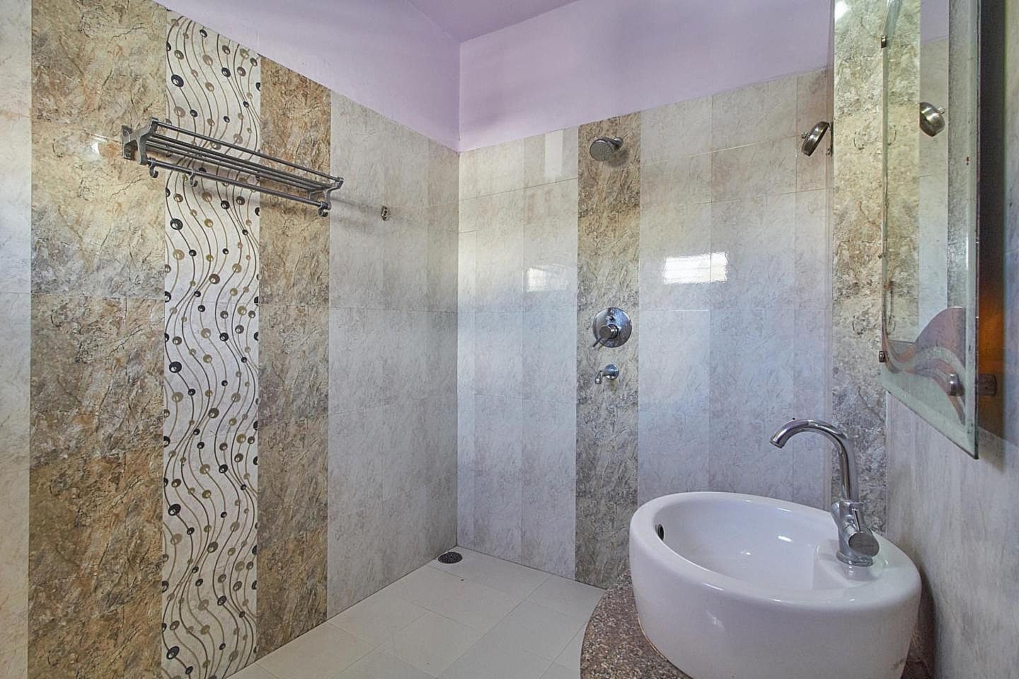 Hotel Deep Palace Deluxe Room AC 10