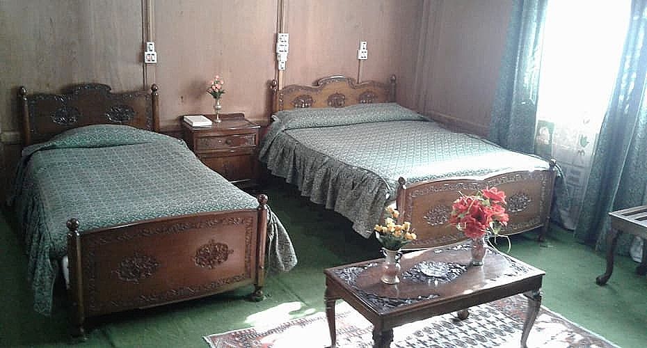 undefined Nazneen Group of Houseboats 9