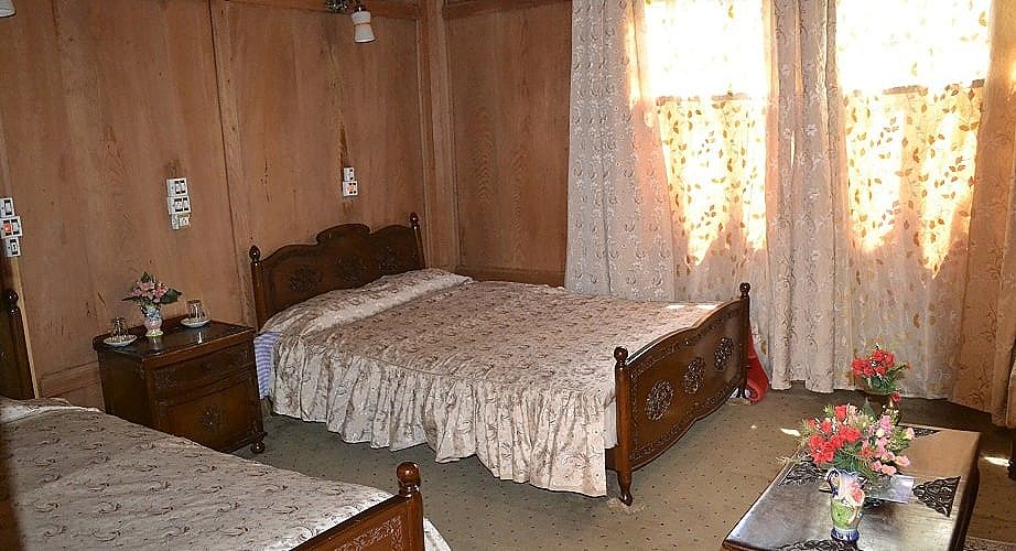 undefined Nazneen Group of Houseboats 2