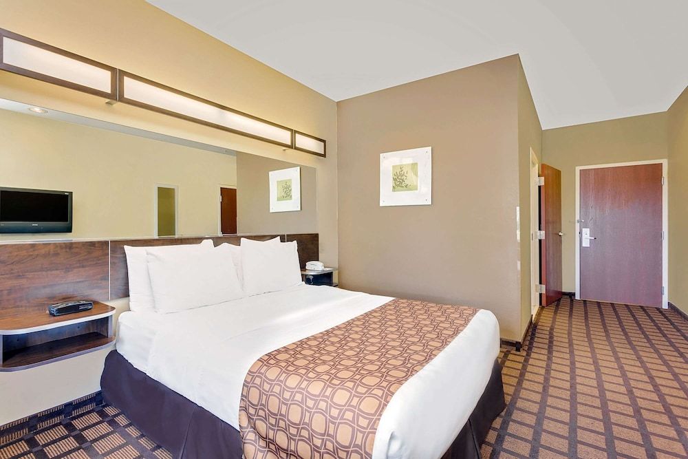 Studio Suite, 1 Queen Bed, Non Smoking
