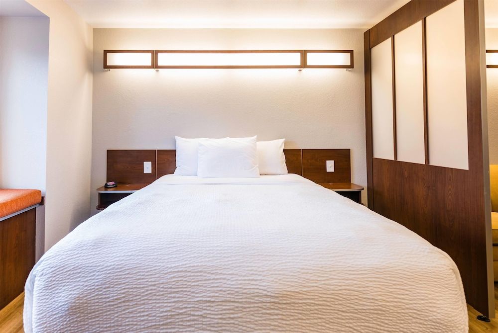 Studio Suite, 1 Queen Bed, Non Smoking