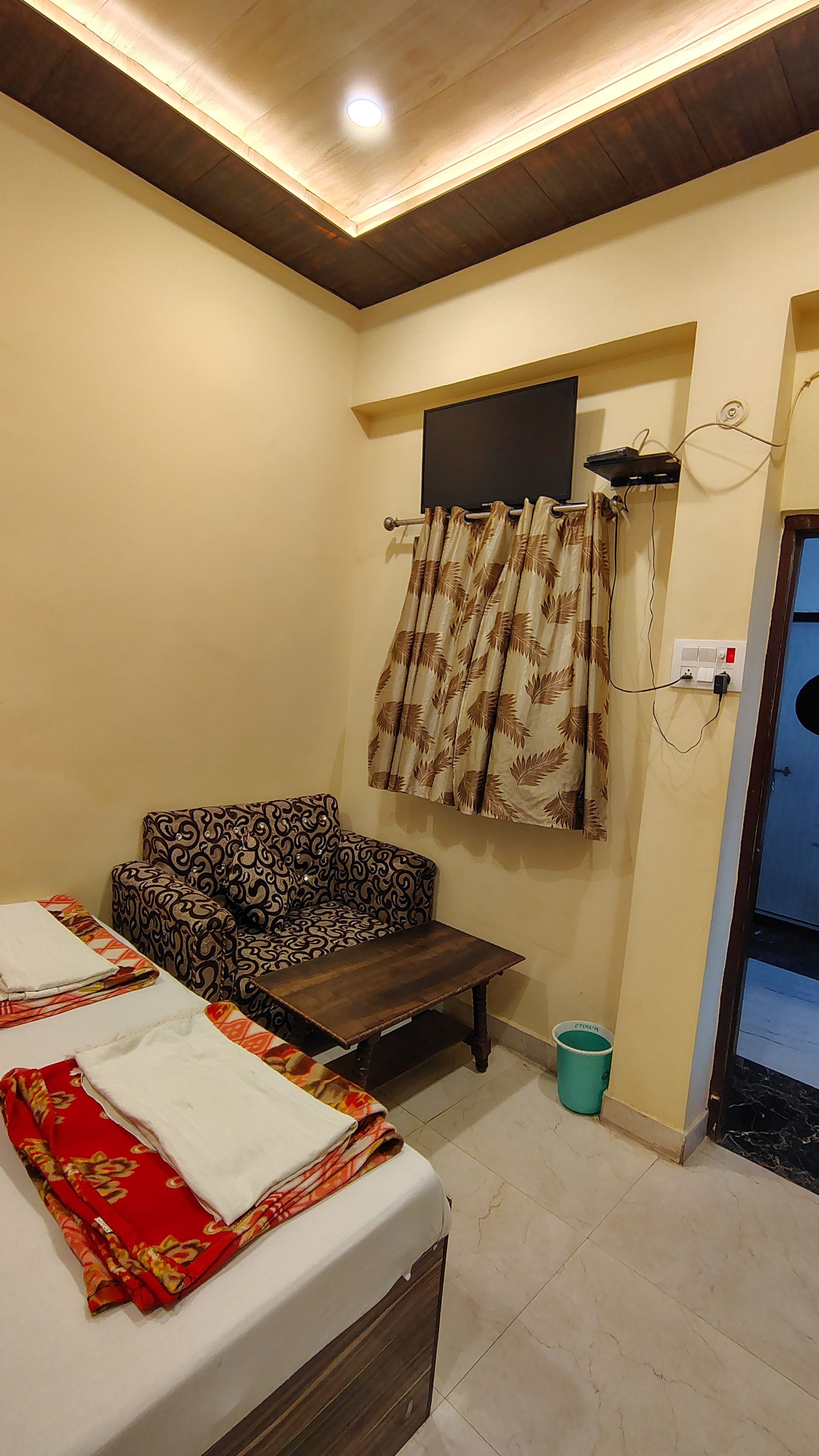 Hotel Heaven Standard Room Ac (No alcohol) 2