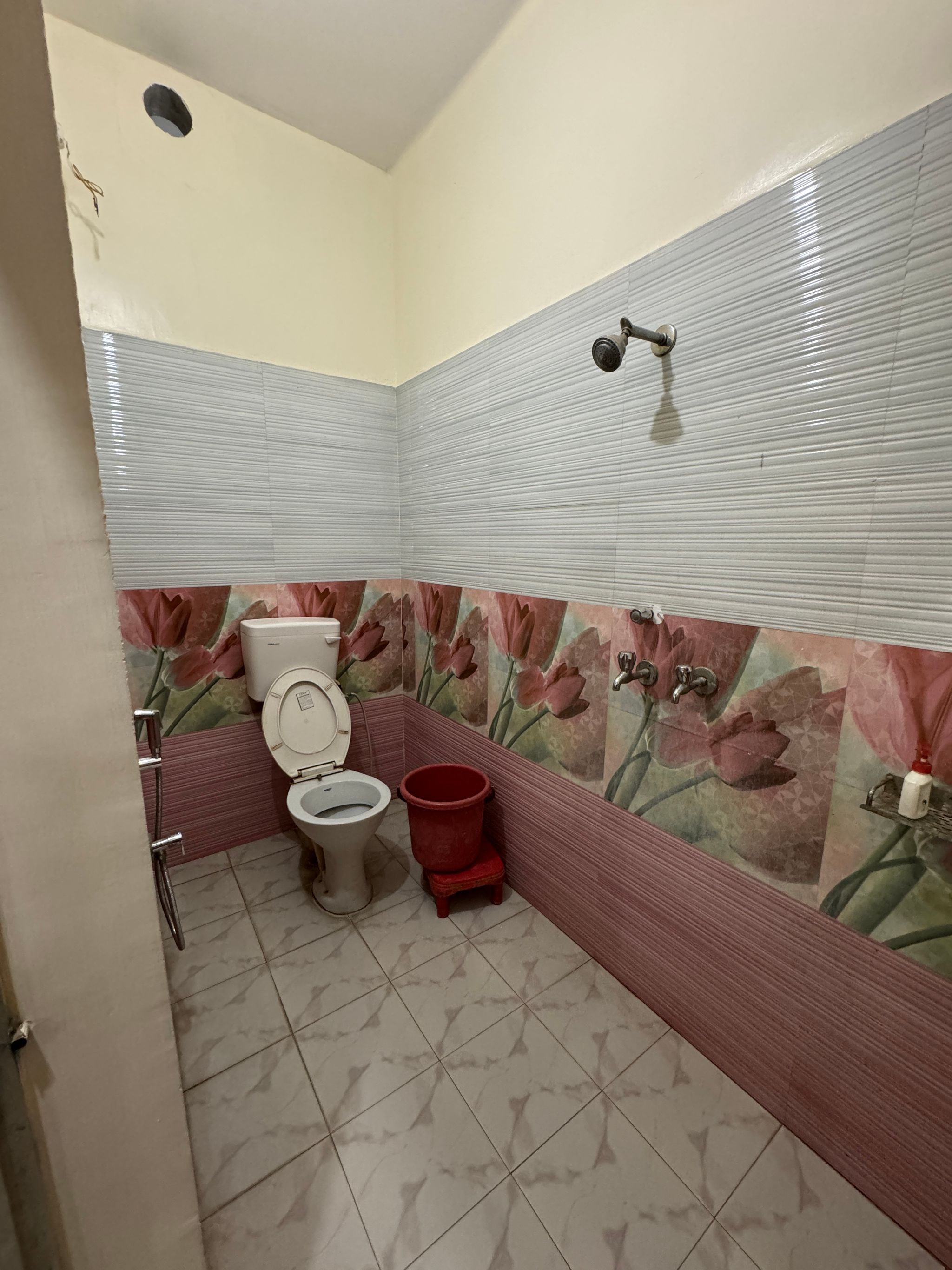 Hotel Heaven Deluxe Non A.C. Room(No Alcohol) 5