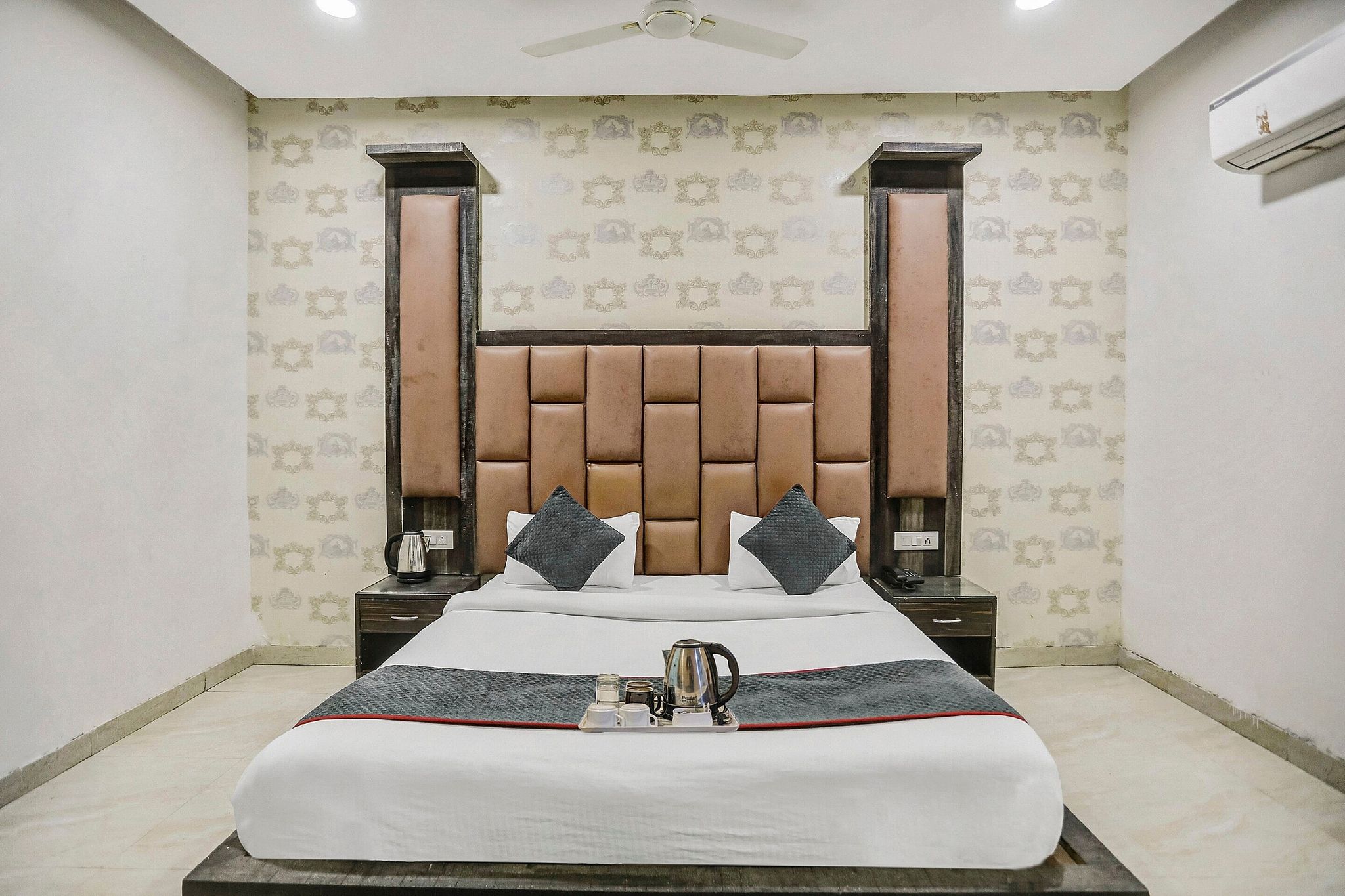 Townhouse 22956 Hotel Grand Residency Classic 15