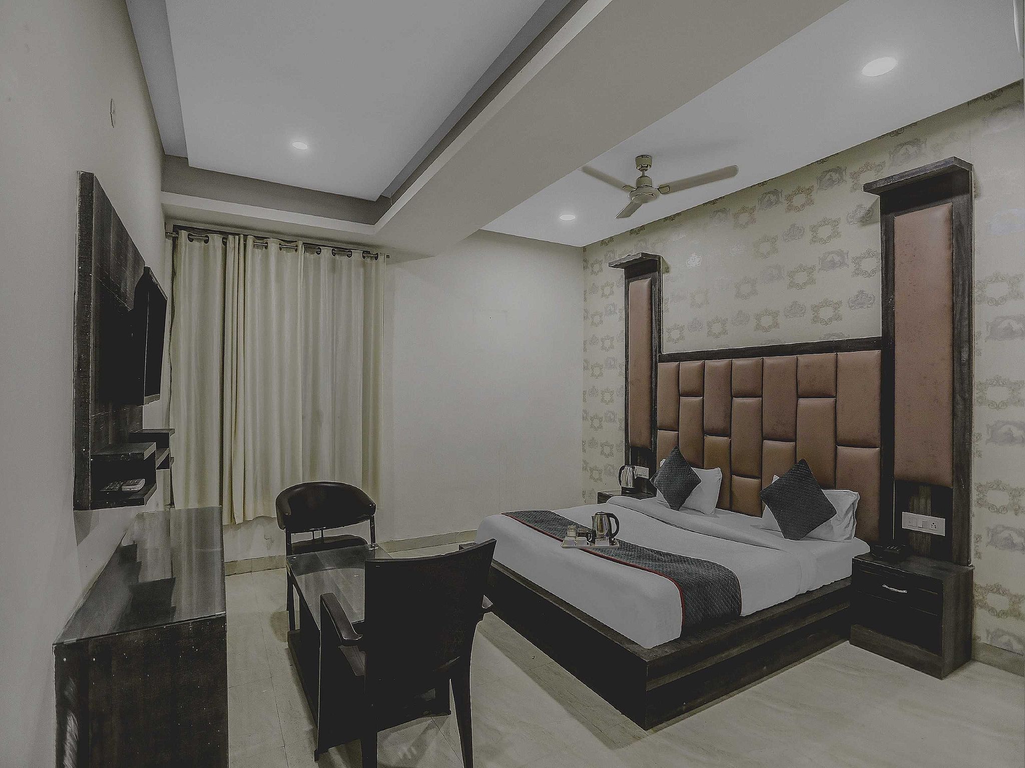 Townhouse 22956 Hotel Grand Residency Classic 6