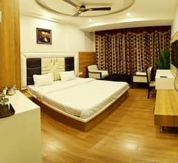 Hotel President Super Deluxe Room 8