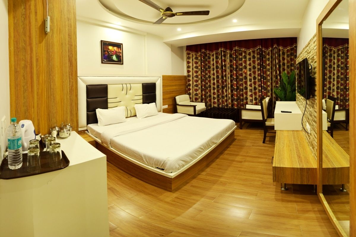 Hotel President Super Deluxe Room 6