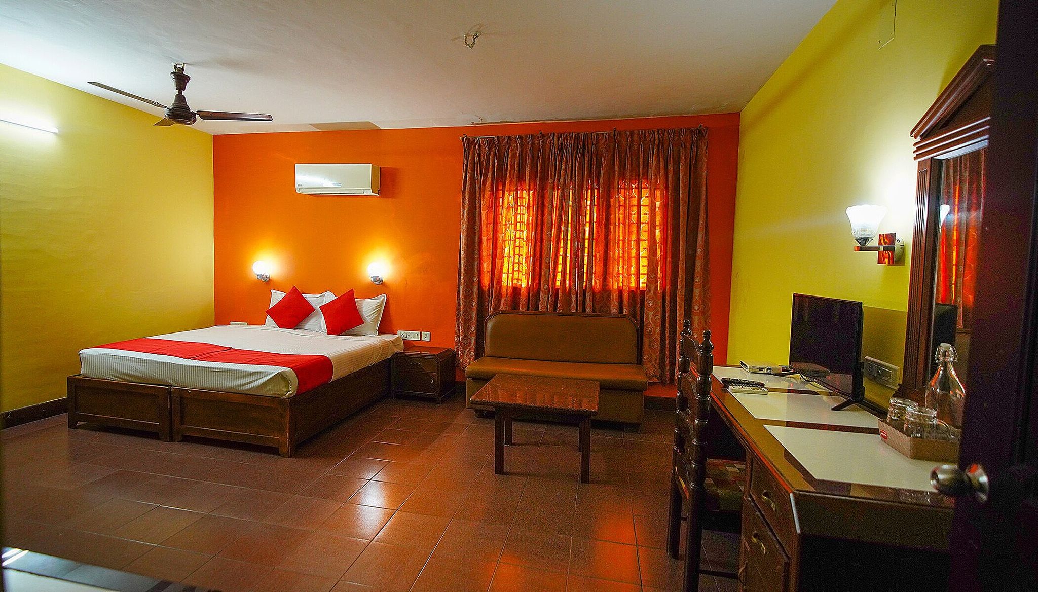 DWARAKA HOTEL Standard Non AC Room 3