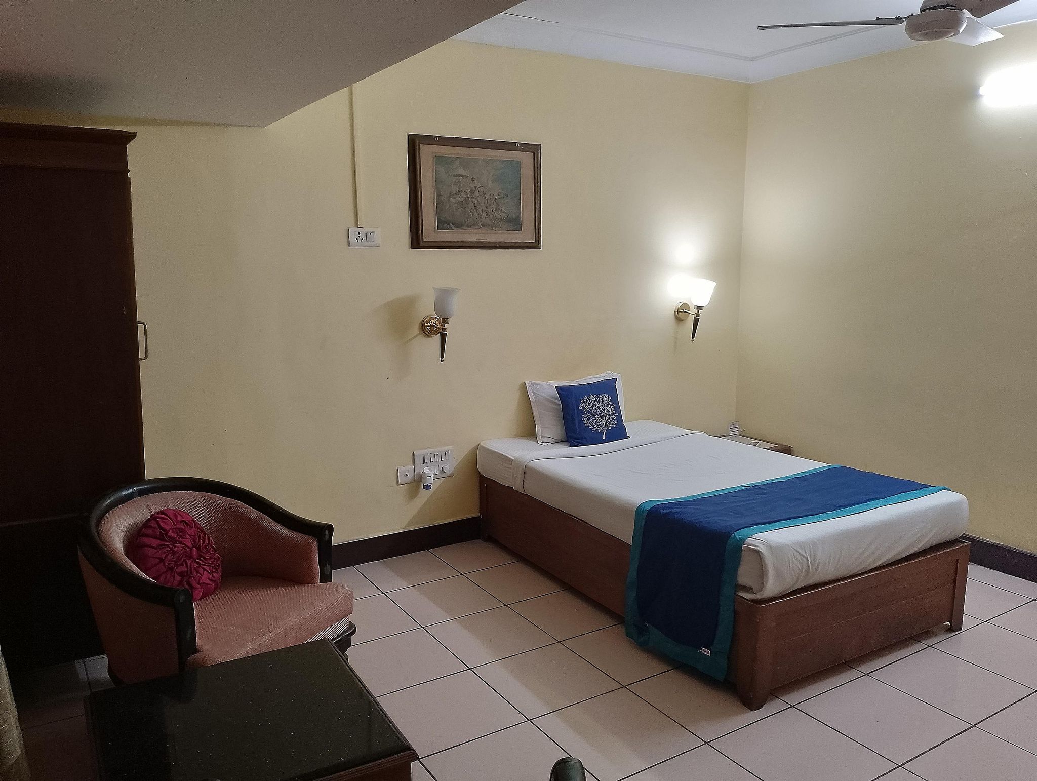 DWARAKA HOTEL Standard Non AC Room 5