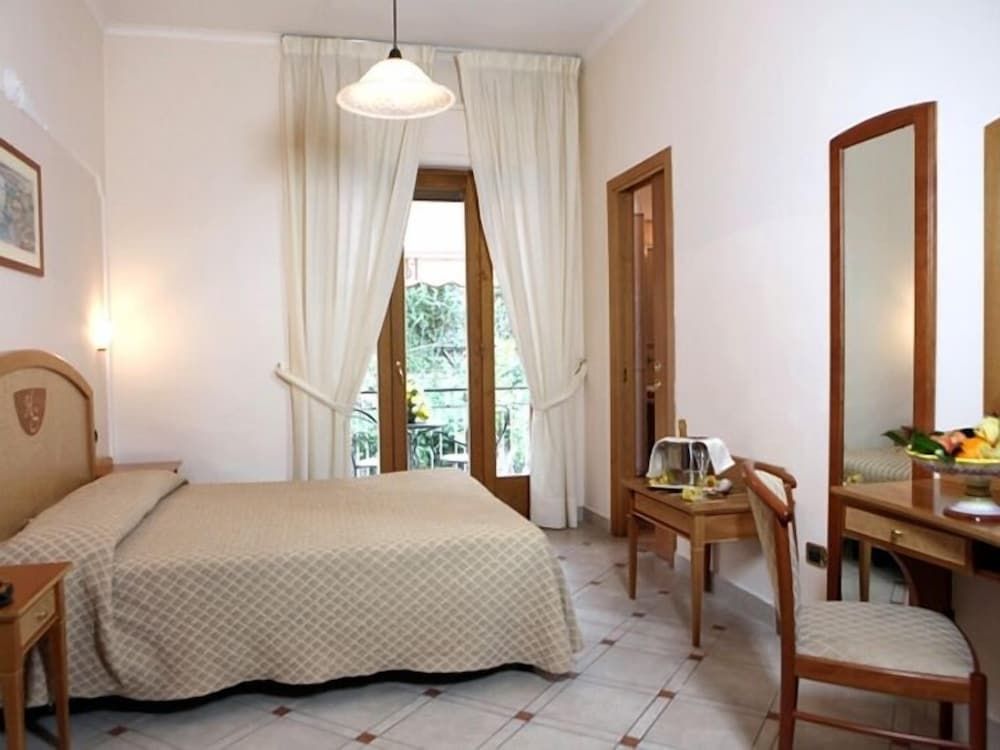 Savoia Standard Double Room 2