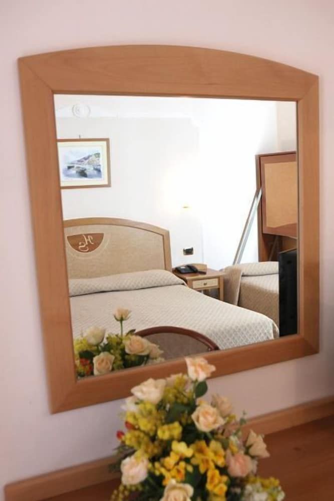 Savoia Standard Triple Room 2