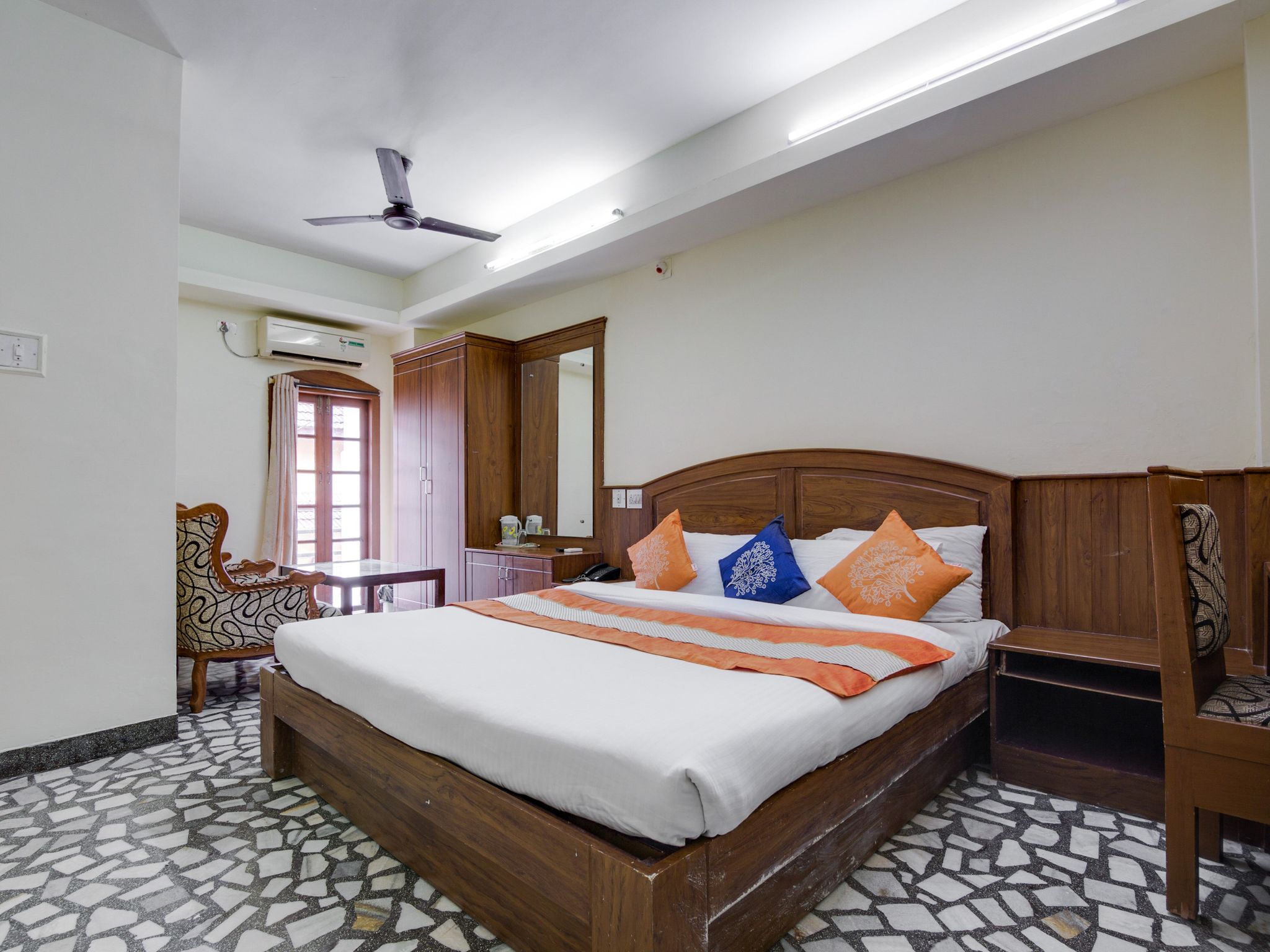 Deluxe Non- Air Conditioning Room