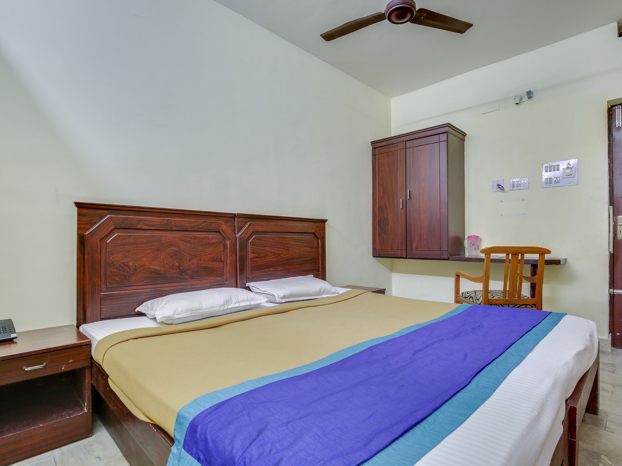 Deluxe Non- Air Conditioning Room