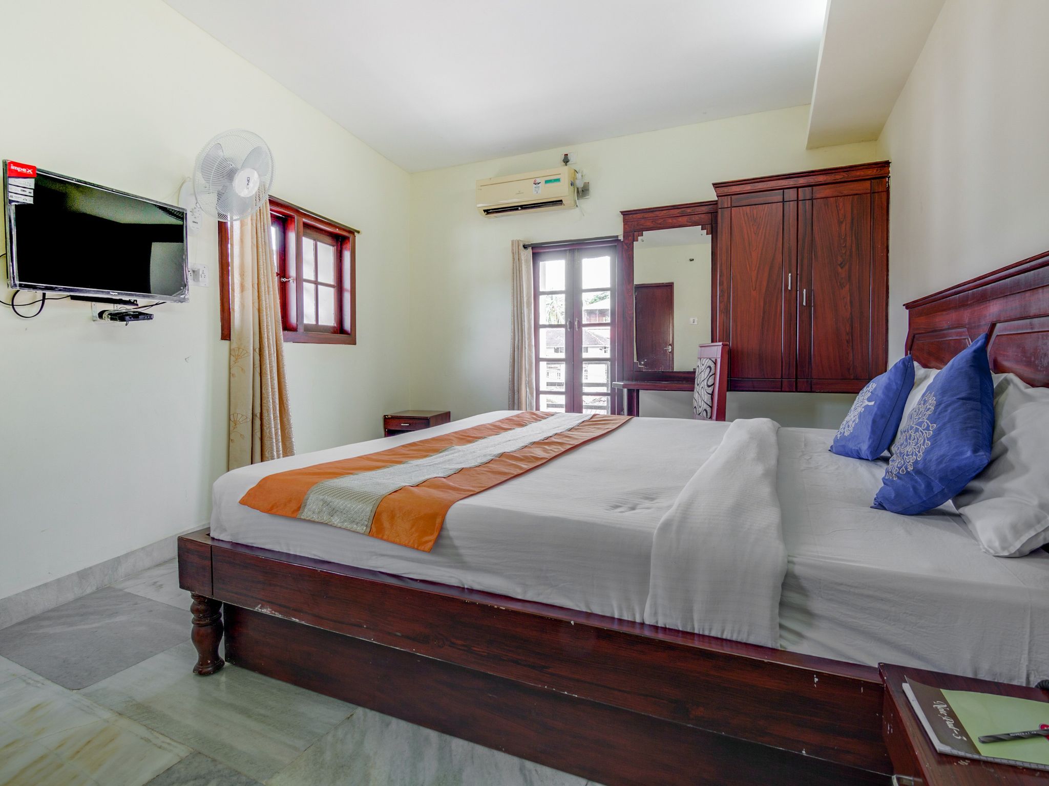 Deluxe Non- Air Conditioning Room