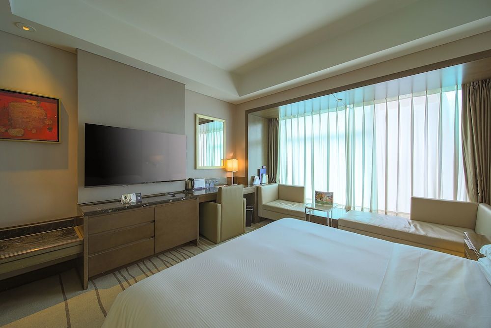 DoubleTree by Hilton Beijing 1 KING BED DELUXE ROOM 2