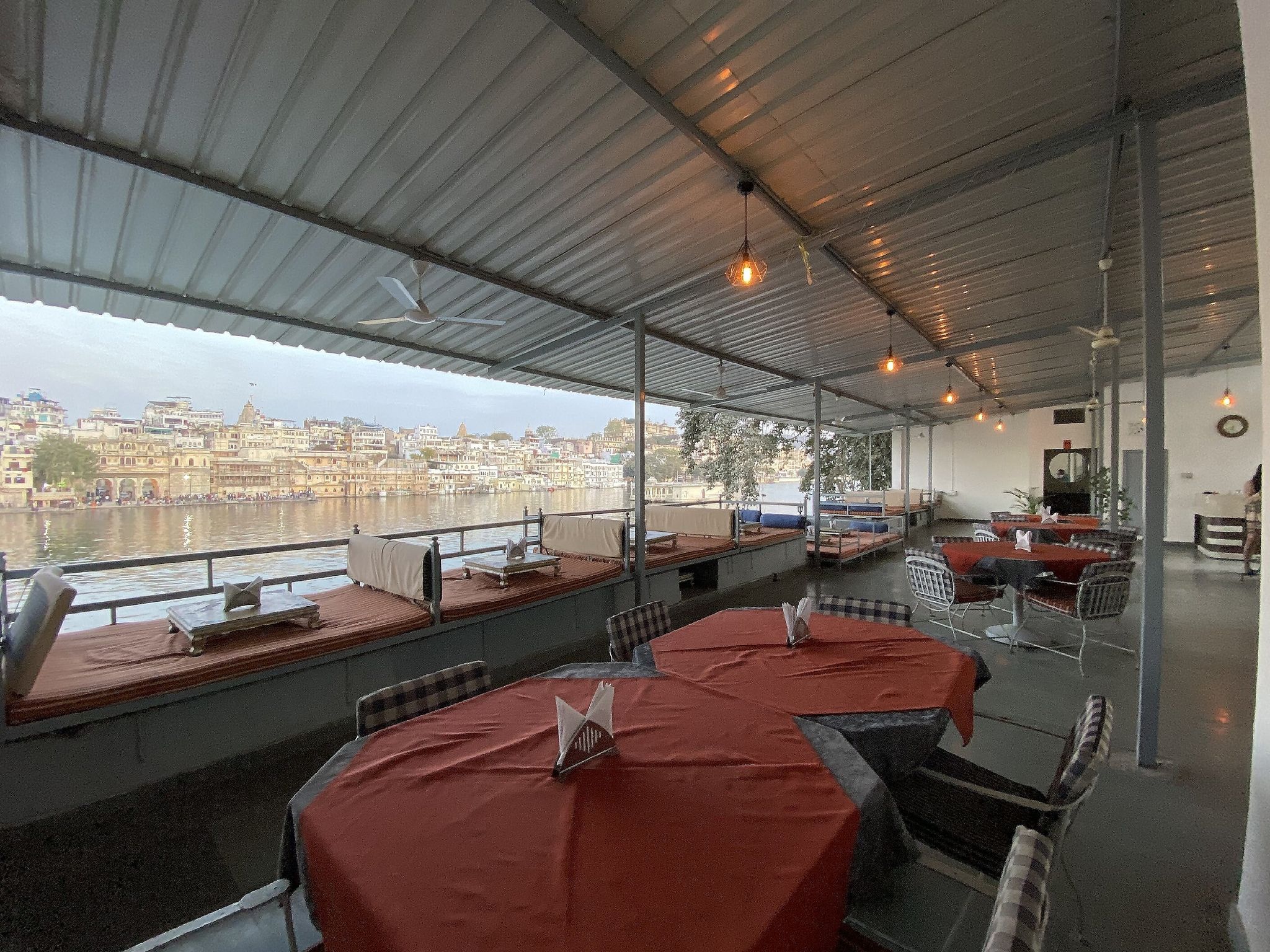 undefined Hotel Lake Shore 6