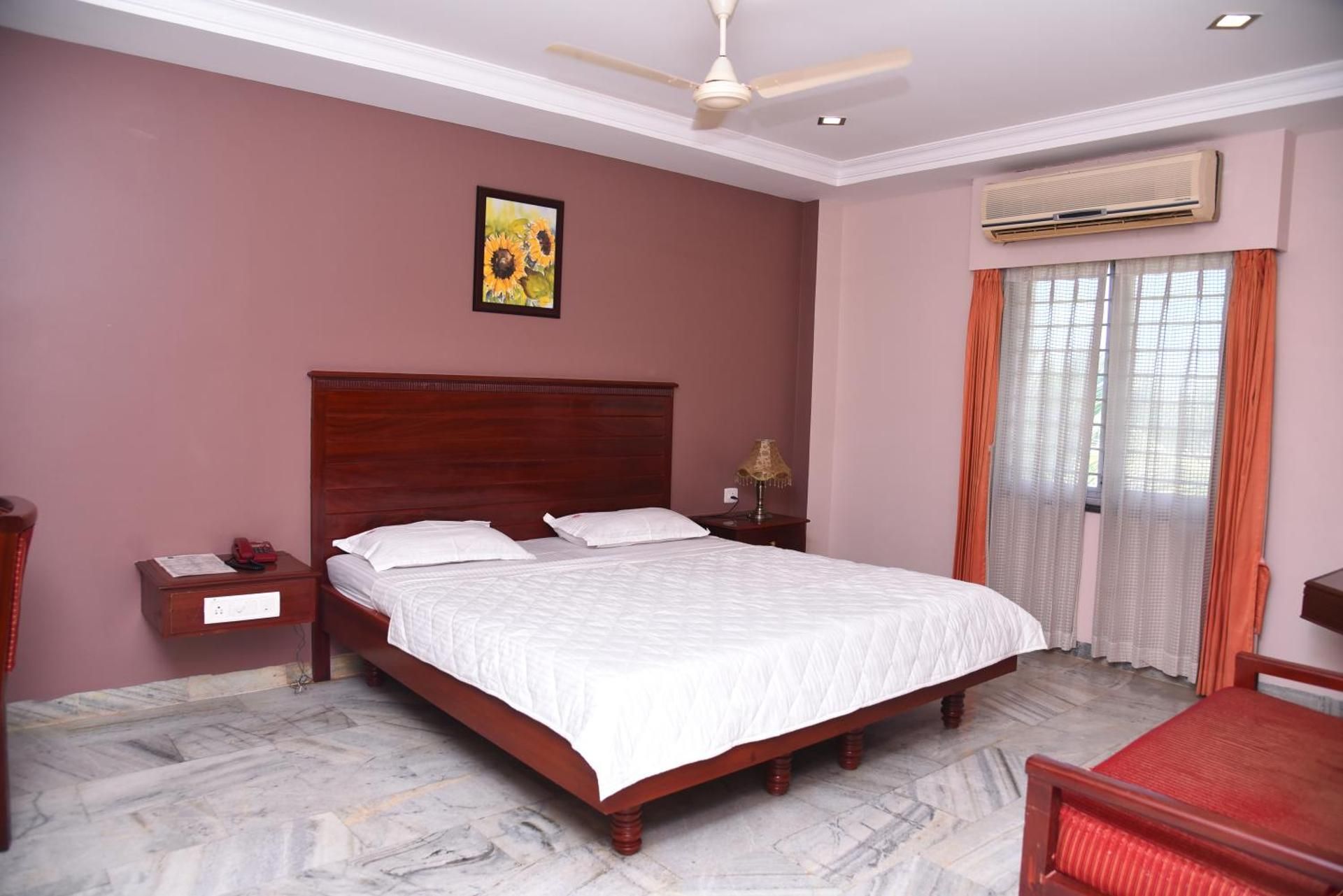 Hotel Subhalakshmi Palace Deluxe Double Room 2