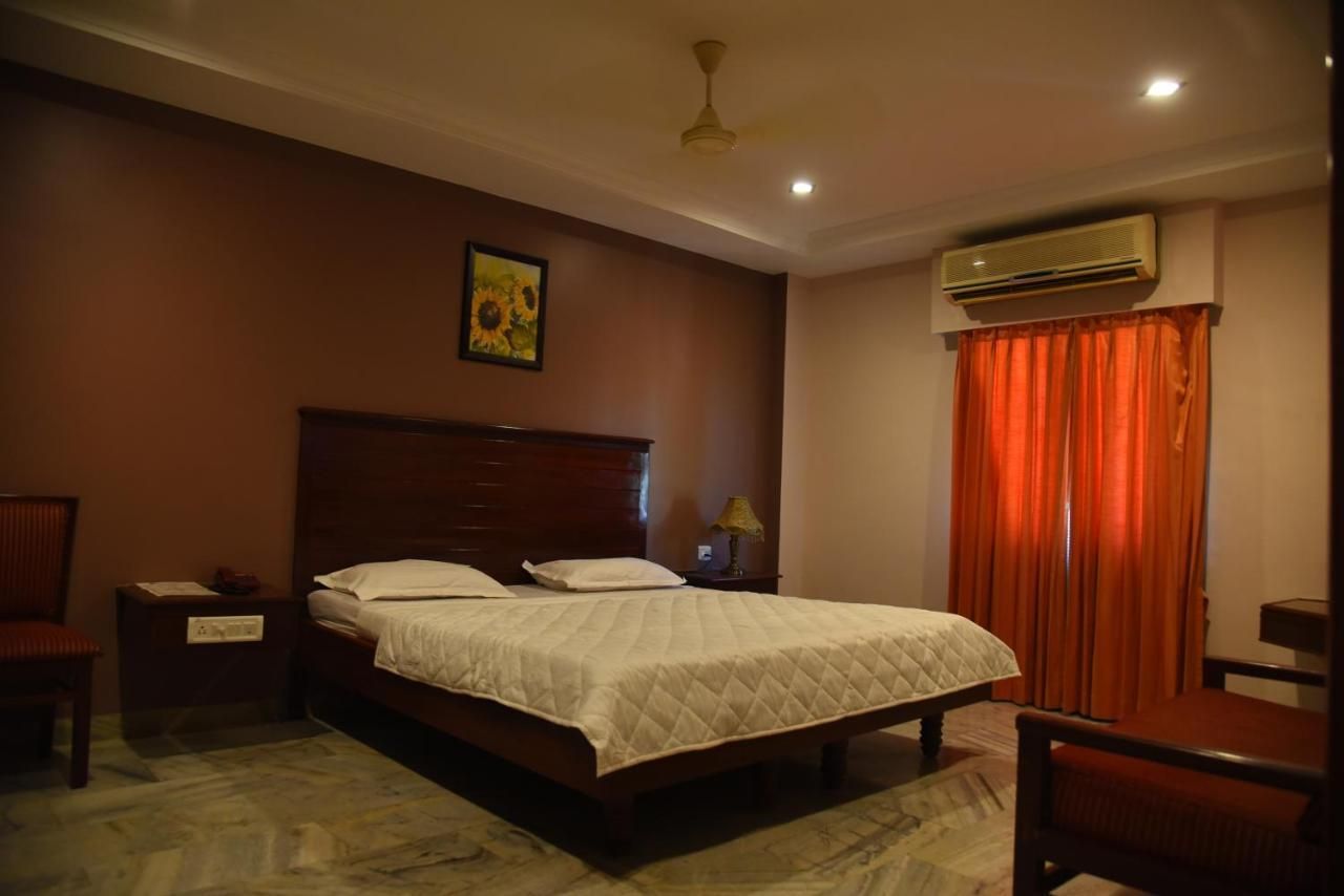 Hotel Subhalakshmi Palace Deluxe Double Room 3