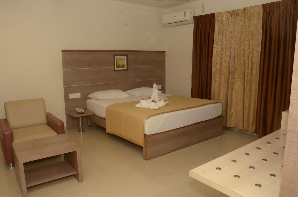 Hotel Kanakabhishegam Double Room 2