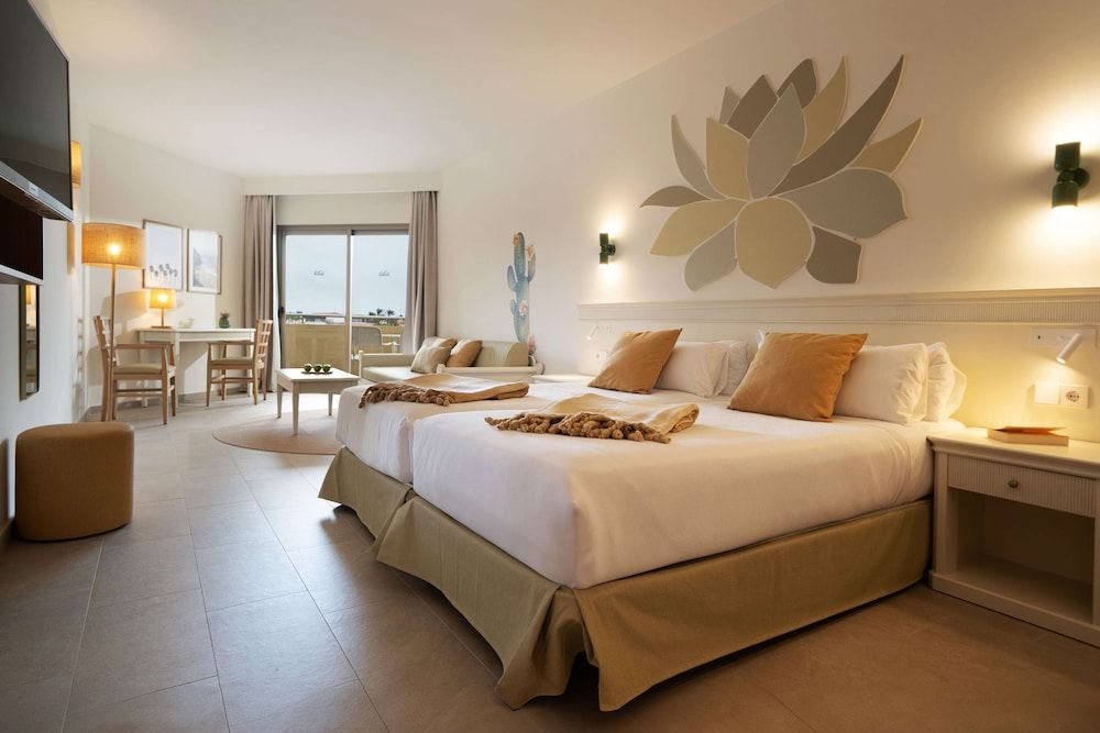 Junior Suite, Balcony, Partial Sea View