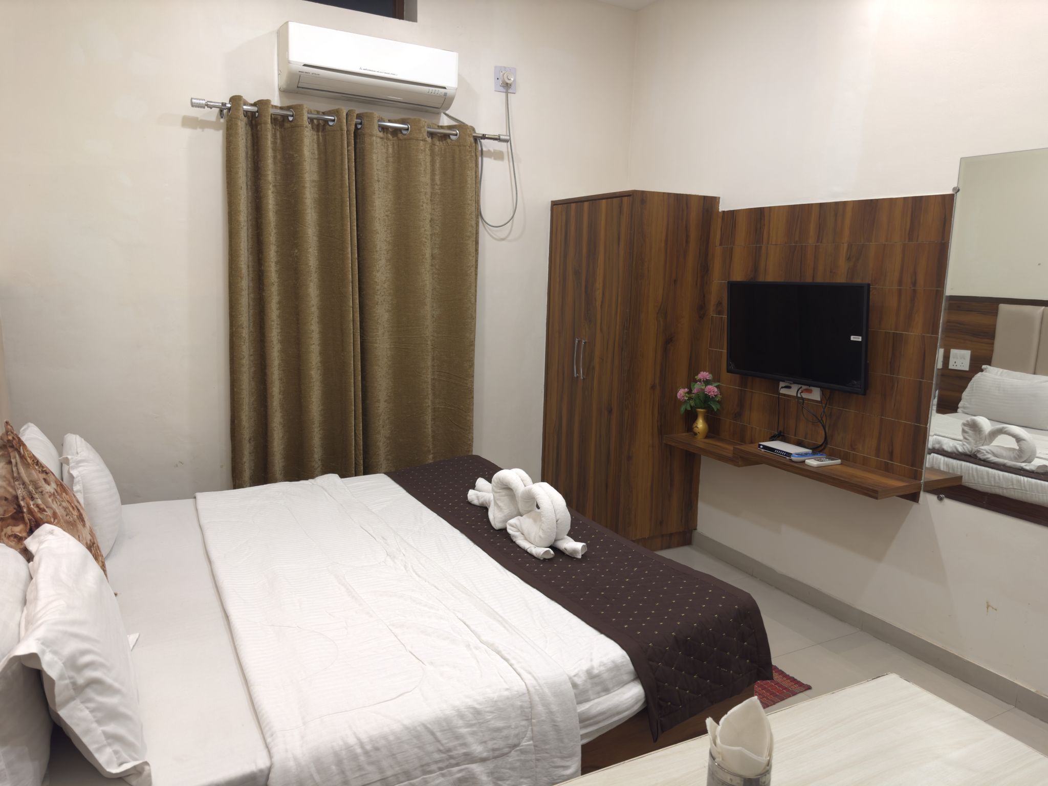 Mithilesh Hotel Kaithal Deluxe Room 2