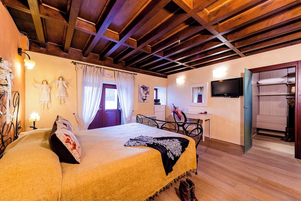Eros Junior Suite with Spa Tub