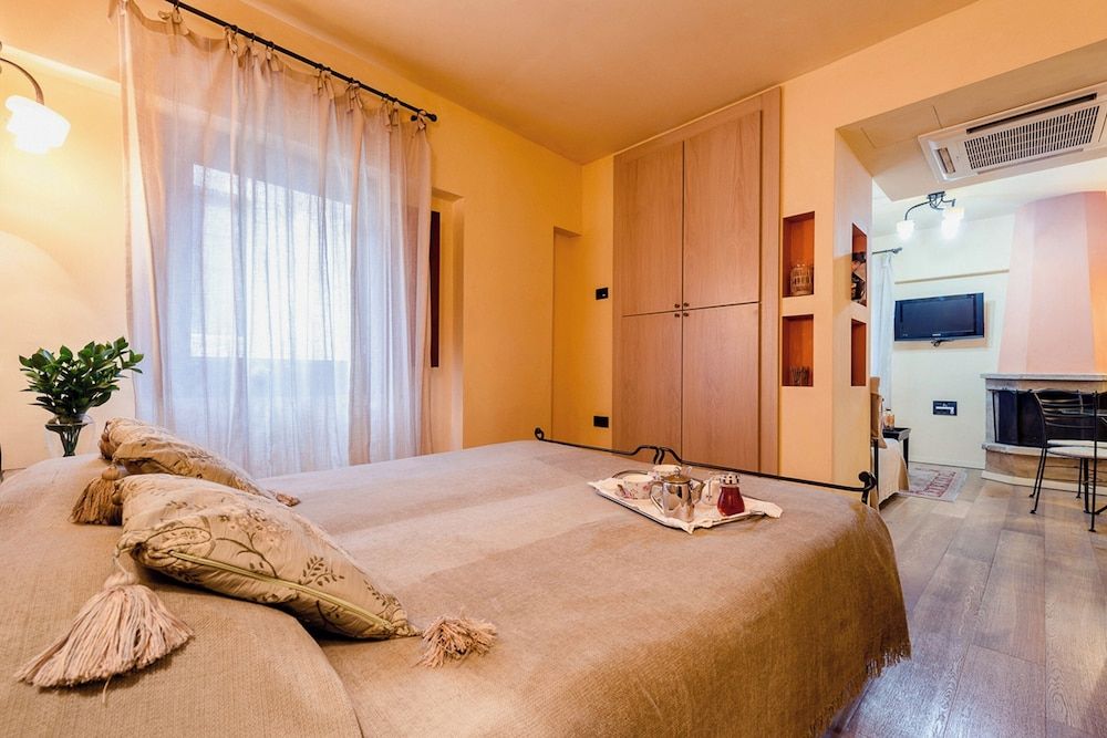 Anatoli Suite with Jetted Shower & Veranda