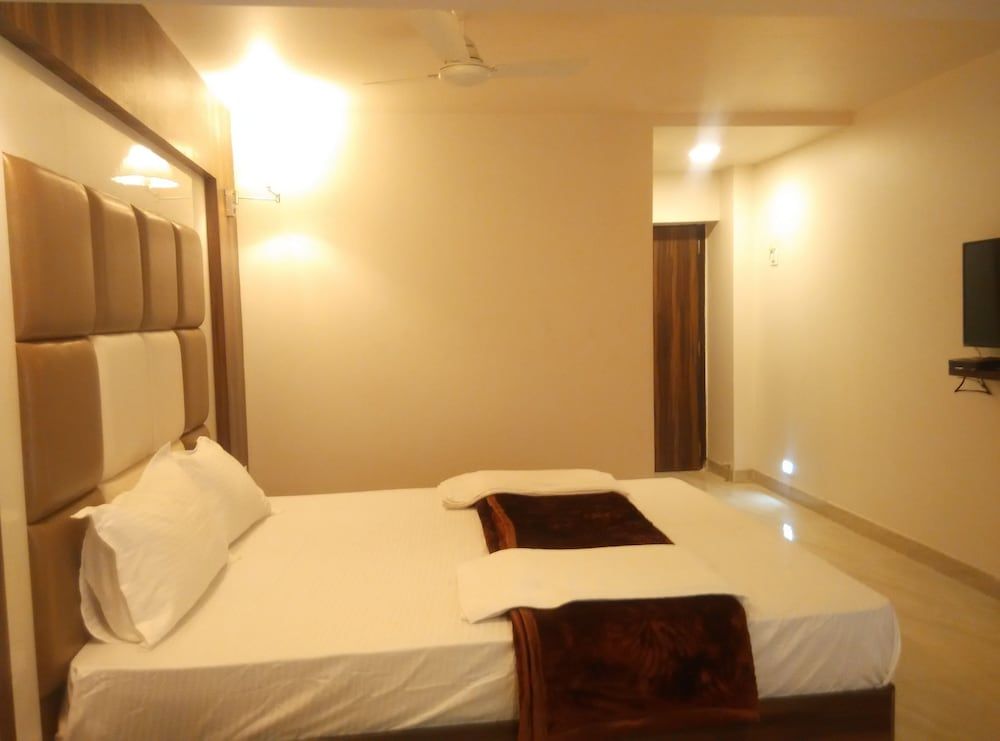 Hotel Sai Residency Vasai Standard Double Room, 1 Double Bed 2