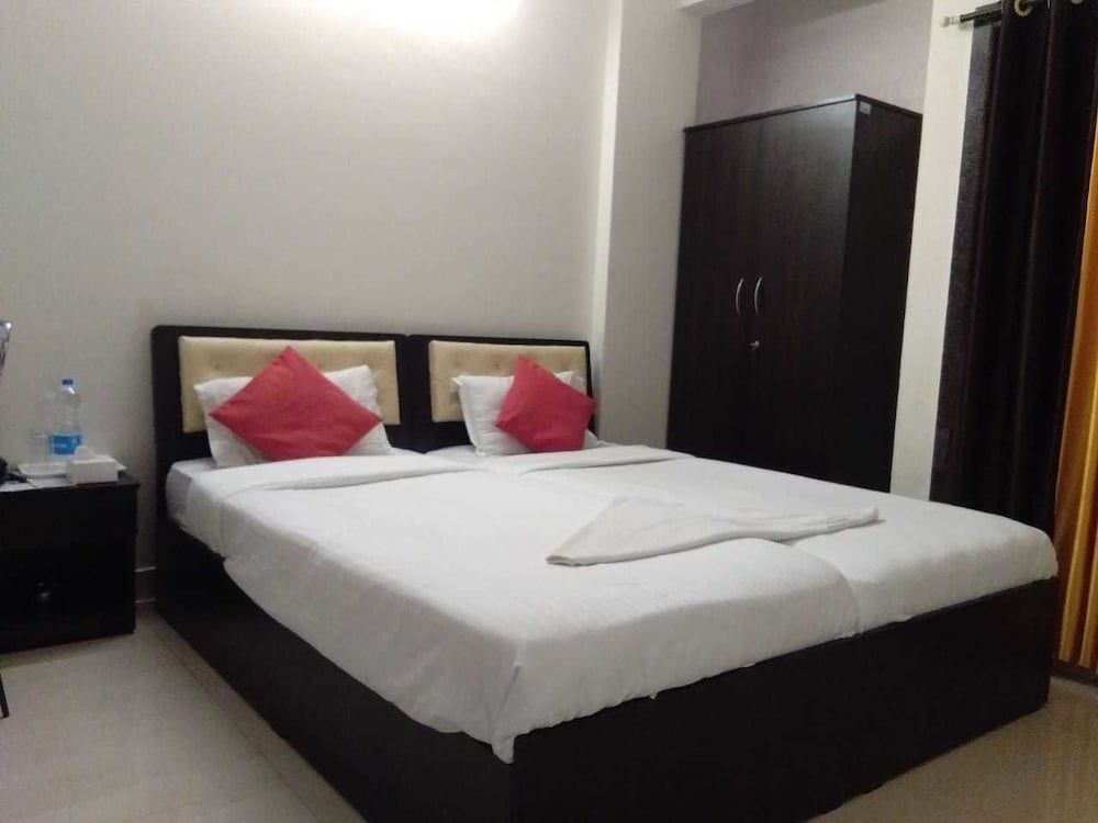 undefined United Corporate Home Thane 5