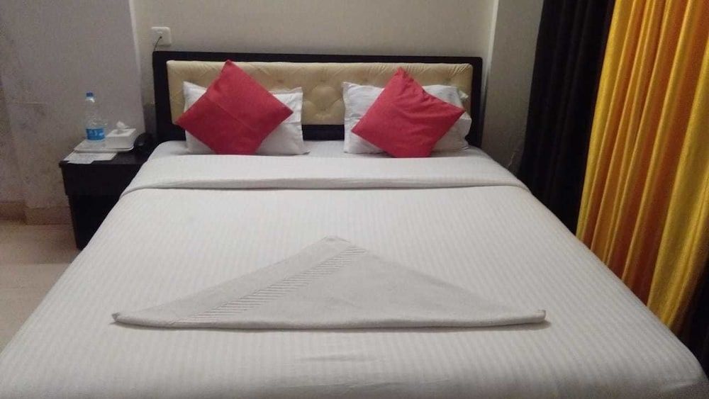 undefined United Corporate Home Thane 8