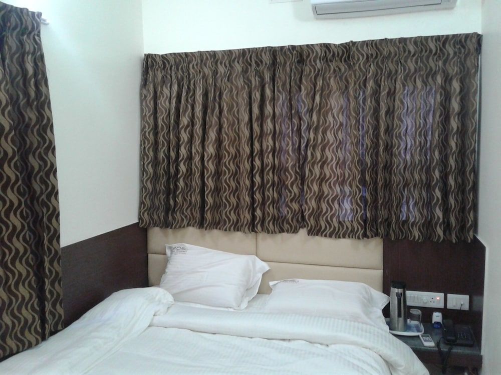 undefined RB Residency 4