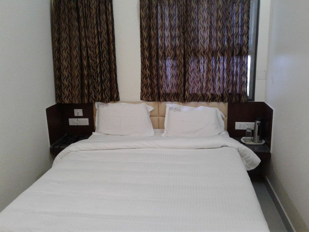 undefined RB Residency 6