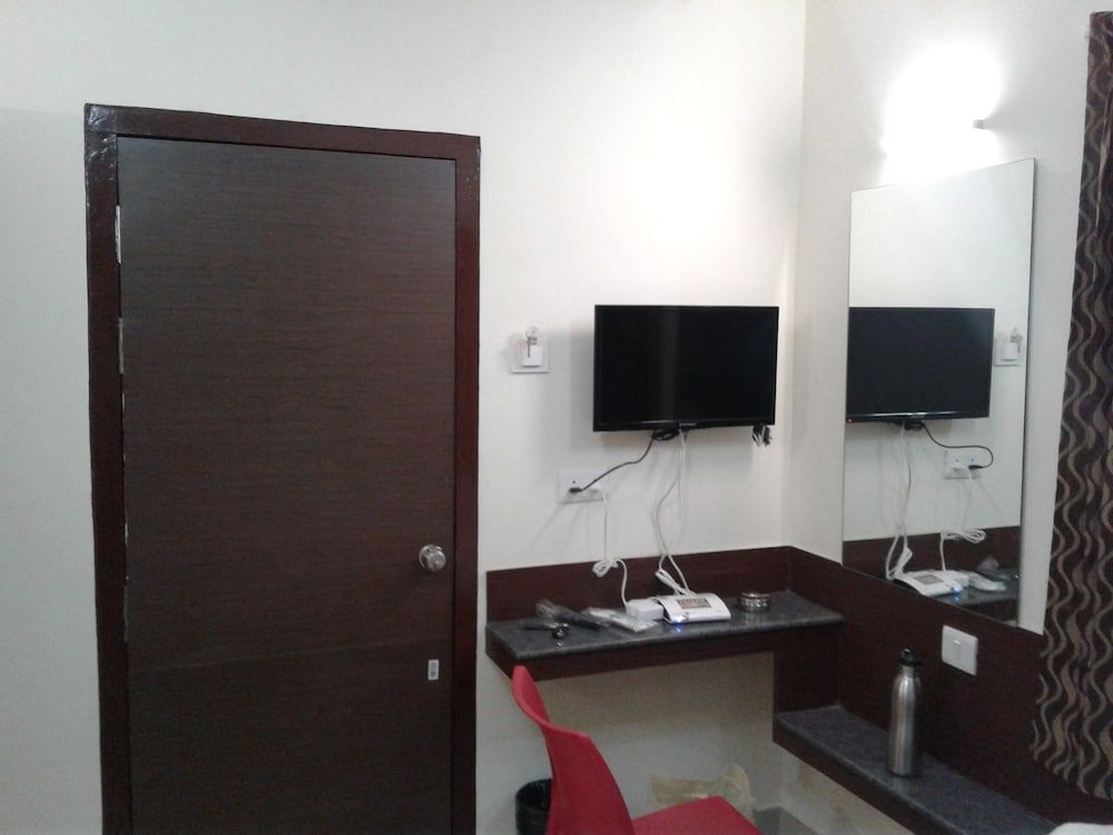 RB Residency Standard Room 6