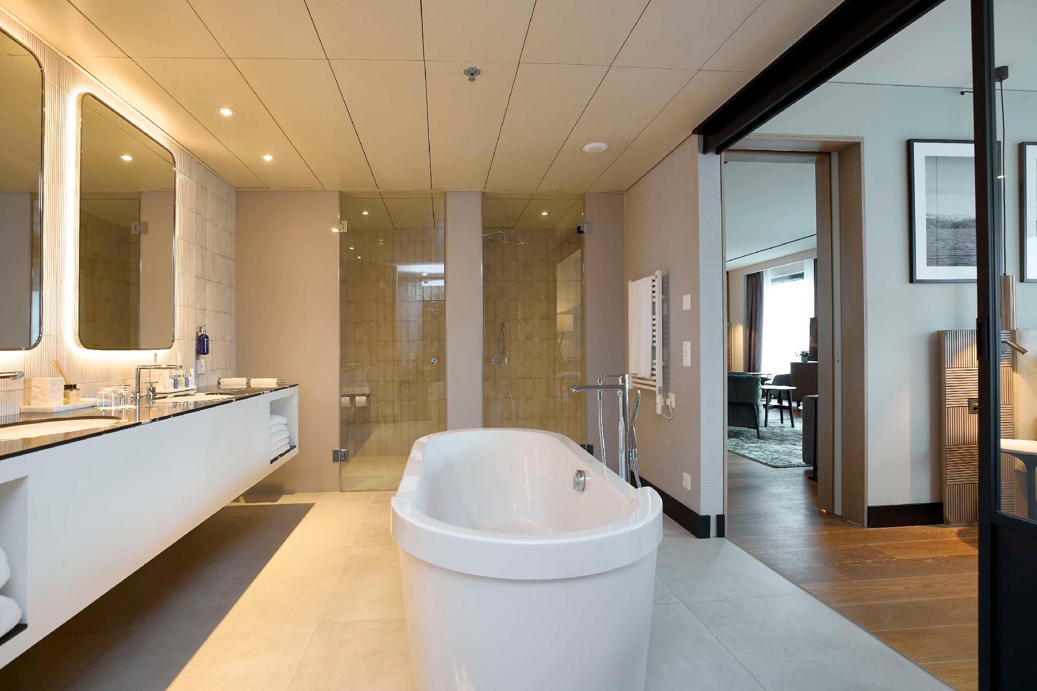 Presidential Suite - Airfield View