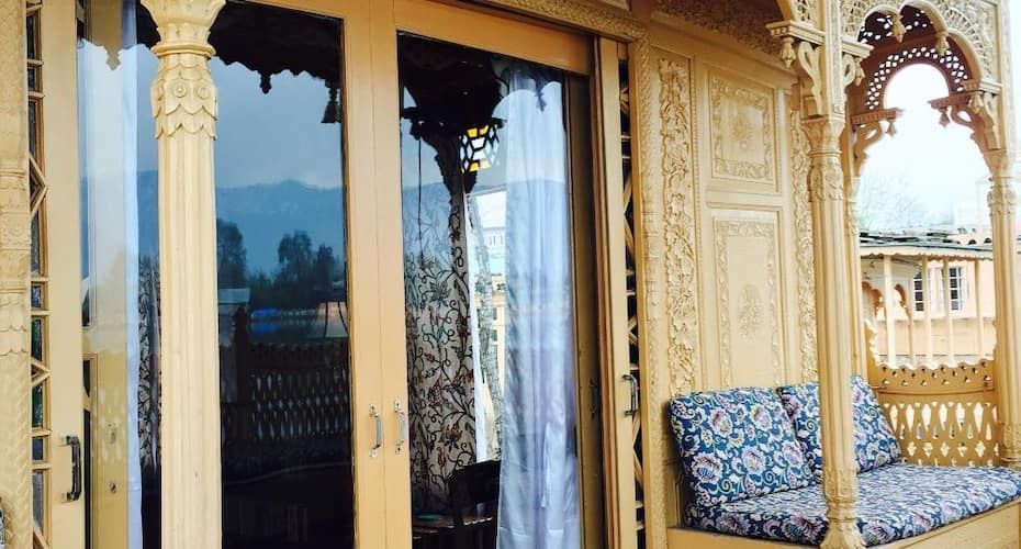 undefined Monarch Houseboat 10