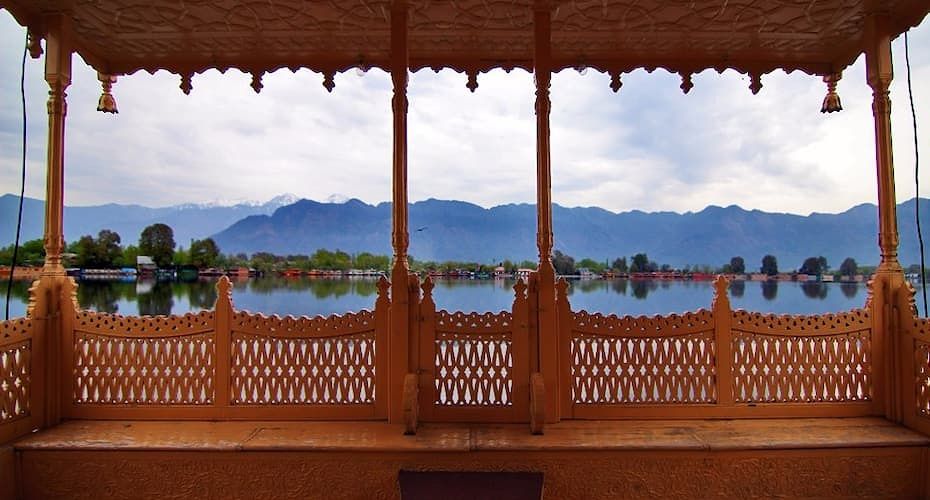 undefined Monarch Houseboat 3