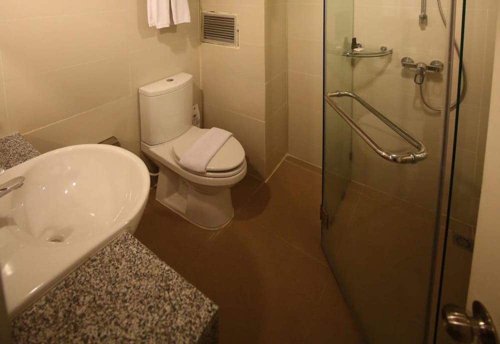 Sunshine Hotel And Residences Standard Room 9