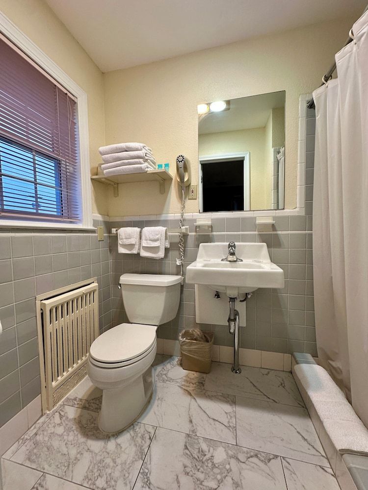 Sea Girt Lodge Standard Room, 2 Queen Beds 14