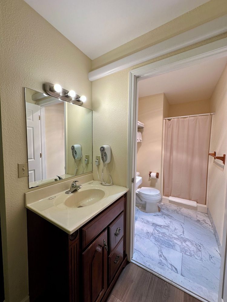 Sea Girt Lodge Standard Room, 2 Queen Beds 15