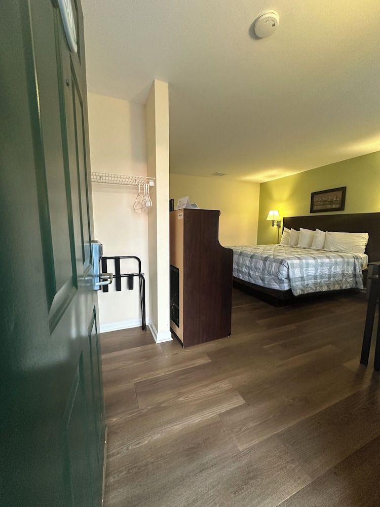 Sea Girt Lodge Standard Room, 1 King Bed 15