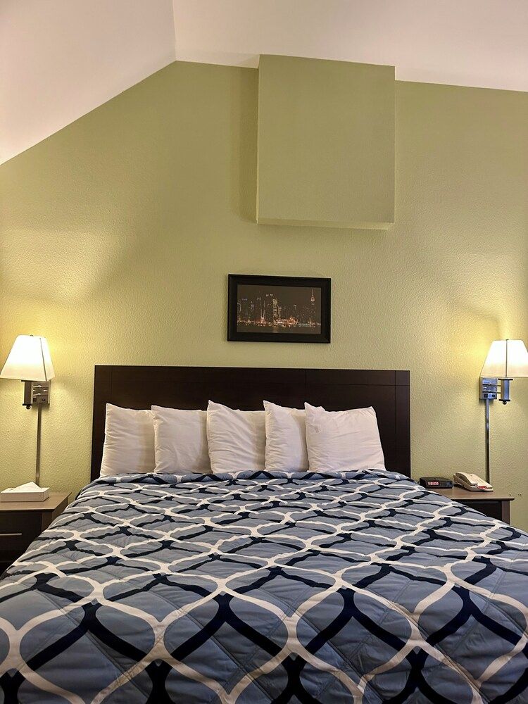 Sea Girt Lodge Standard Room, 1 King Bed Accessible 3