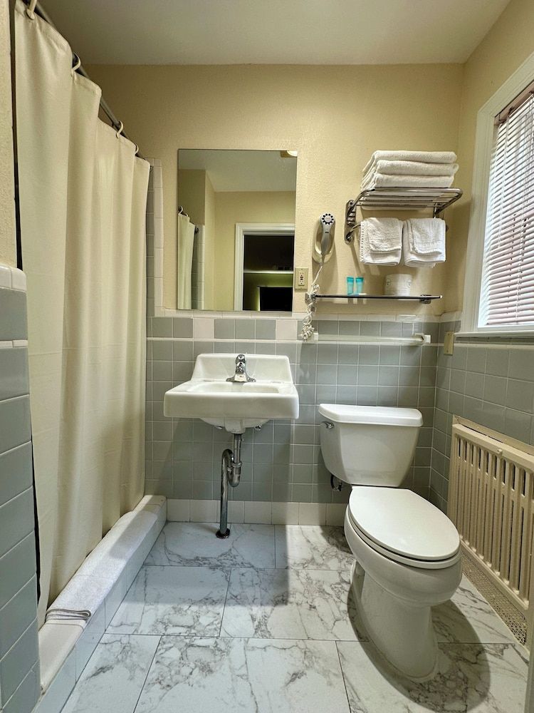 Sea Girt Lodge Standard Room, 2 Queen Beds 16