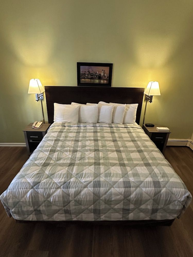 Sea Girt Lodge Standard Room, 1 King Bed Accessible 3
