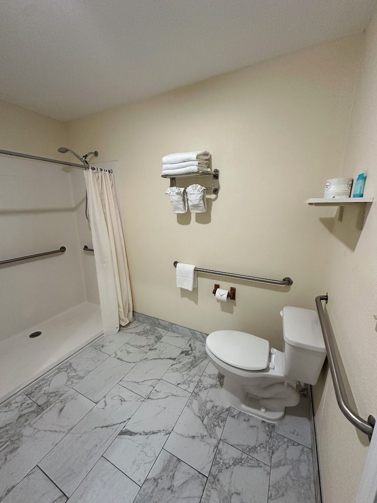 Sea Girt Lodge Standard Room, 1 King Bed Accessible 8