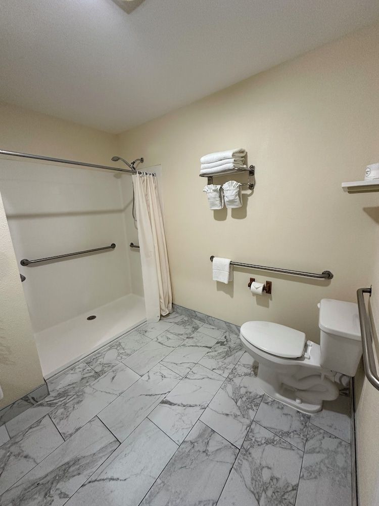 Sea Girt Lodge Standard Room, 1 King Bed Accessible 8