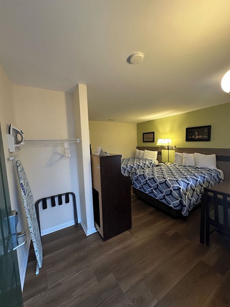 Sea Girt Lodge Standard Room, 1 King Bed 10