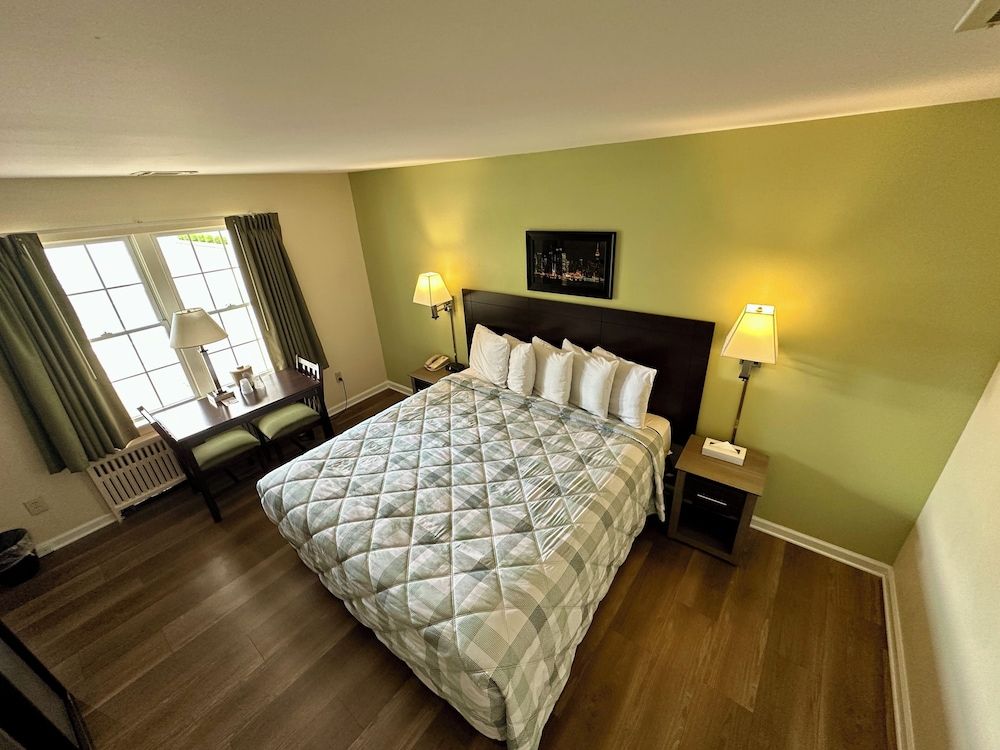 Sea Girt Lodge Standard Room, 1 King Bed 5