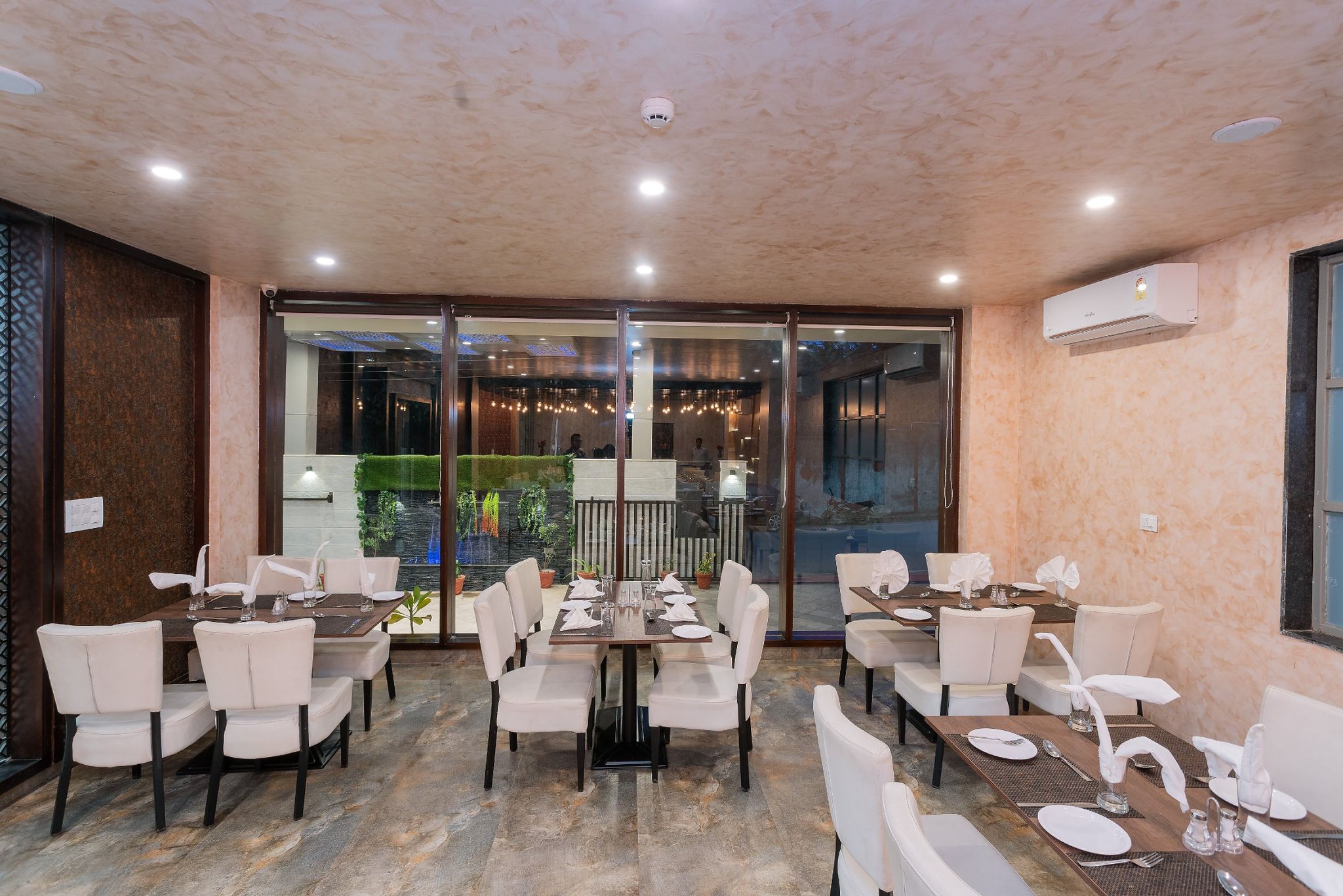 Food & Dining