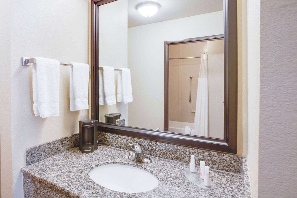 Room, 2 Queen Beds, Refrigerator