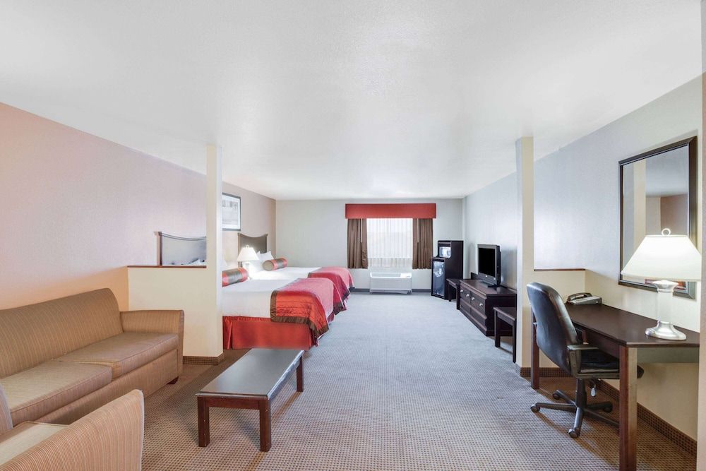 Suite, 2 Bedrooms, Accessible, Non Smoking (Tub with Grab Bars)